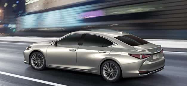 43万提了辆雷克萨斯es300h,开了6个月后,车主只想说一句心里话