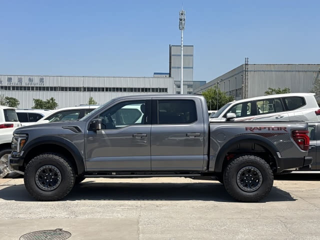 24款福特f-150 猛禽37性能版 港口碳素灰外漆现车105万