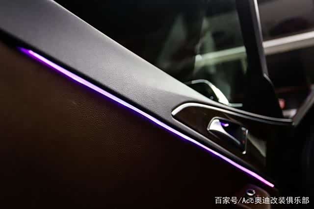 奥迪a6(c7)21色氛围灯 电动尾门 无钥匙进入