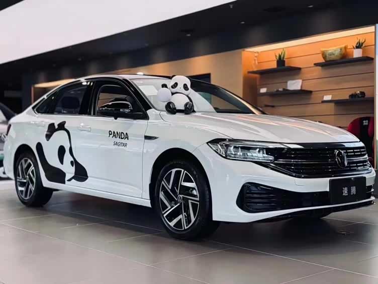 加个熊猫元素,就能卖到16.98万?一汽-大众速腾盼达版上线!