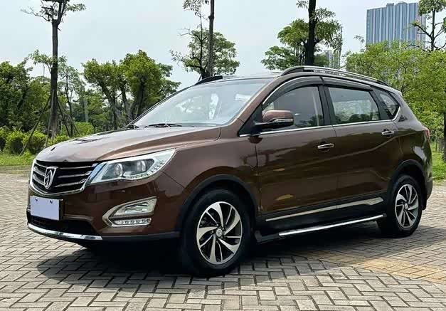 你觉得前面 510 的空间太小不够用,那么这款很标准的紧凑型 suv 宝骏