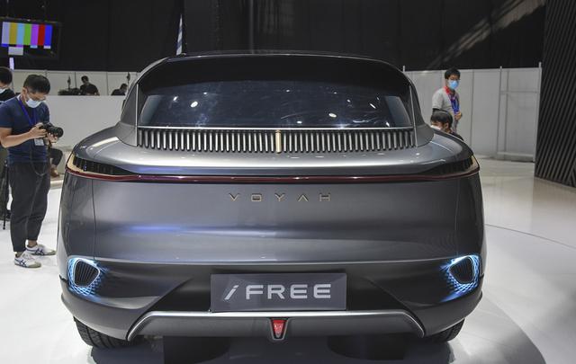 岚图ifree外形科幻个性,打造智能座舱,挑战高端新能源汽车市场