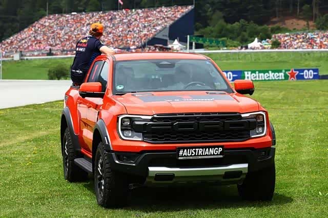 suv车型是一种集轿车和越野车优点于一身的车型,具有