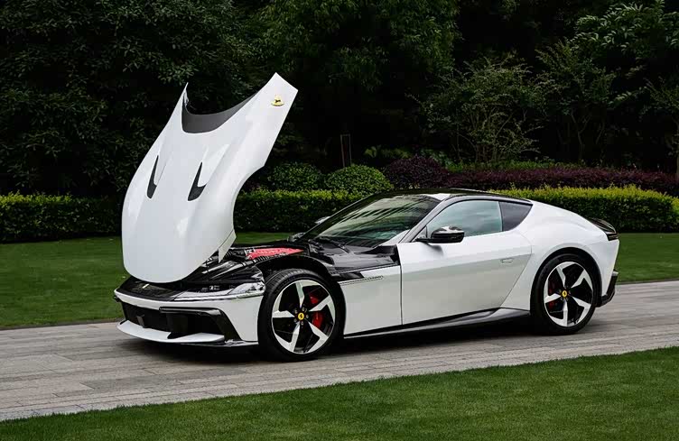 规则"我来定",法拉利12cilindri