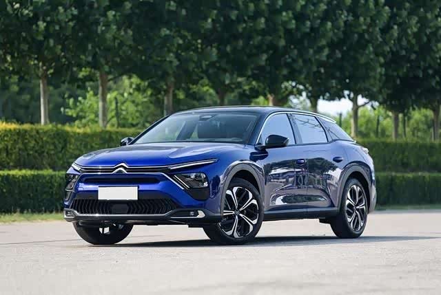 法系车的"救世主",定位b级,回头率高,配1.6t 8at才14万出头