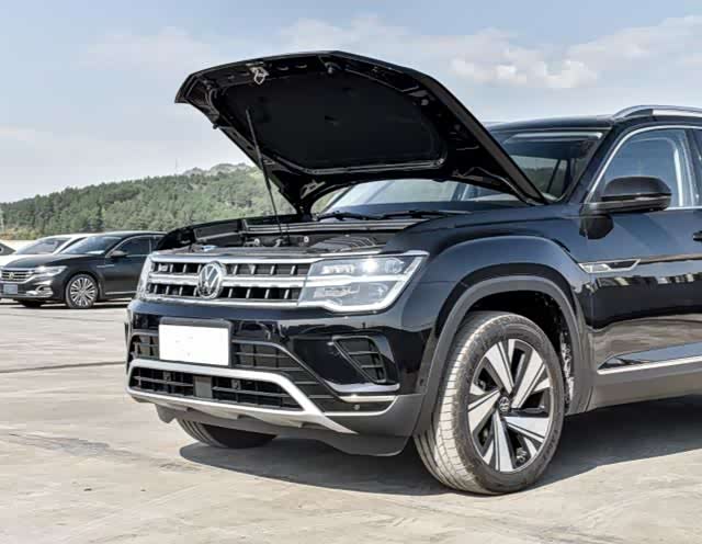 作为大众集团旗下c级suv,途昂发动机和揽境一样,但尺寸介