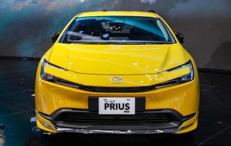 大改款丰田prius登陆印尼,采用接单引进的方式向印尼市场销售!