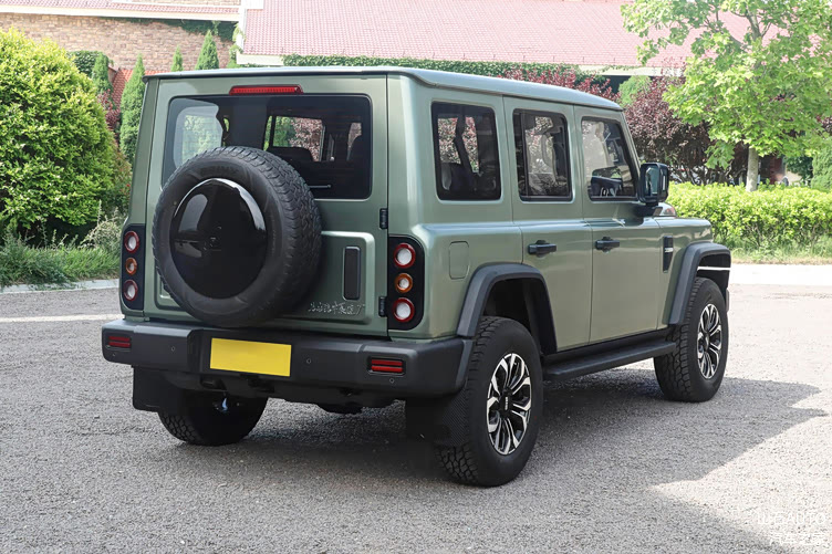 售价或将12万起,全新北京212首发亮相,配非承载式车身 分时四驱