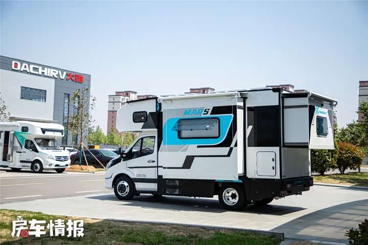 30万级房车的性价比之王!两室一厅水电高配,长途旅行告别酒店