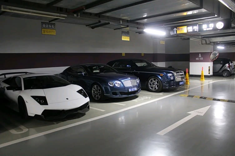 玩车大佬mike的兰博基尼sv,此车曾属于王思聪,全球仅350辆