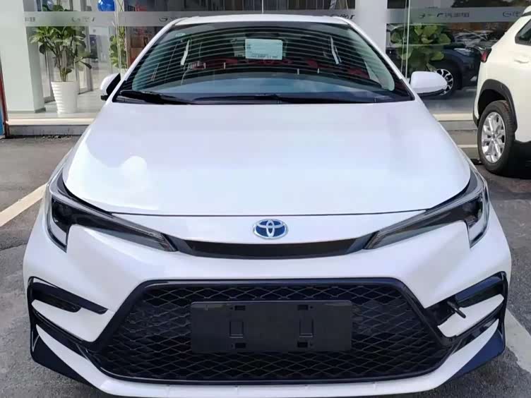 丰田也"不装了"!全球品质家轿降至8万多,1公里4毛只喝92粗粮