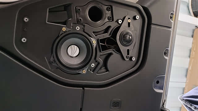 佛山汽车音响改装/吉普牧马人汽车音响升级彩虹dl-c4.2两分频