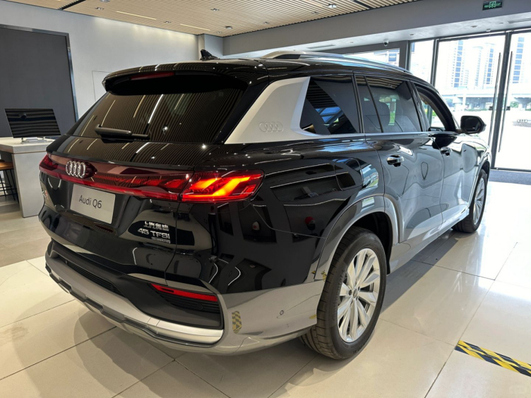 奥迪q6探店记:全尺寸大6座奢华suv,全家人的优选座驾