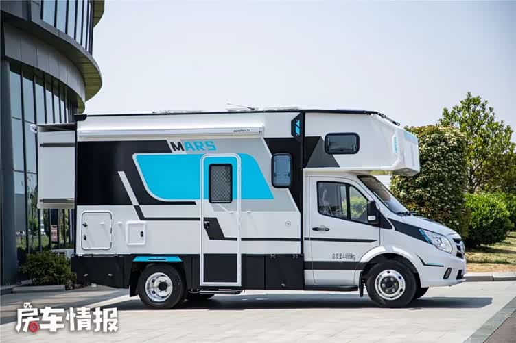 30万级房车的性价比之王!两室一厅水电高配,长途旅行告别酒店