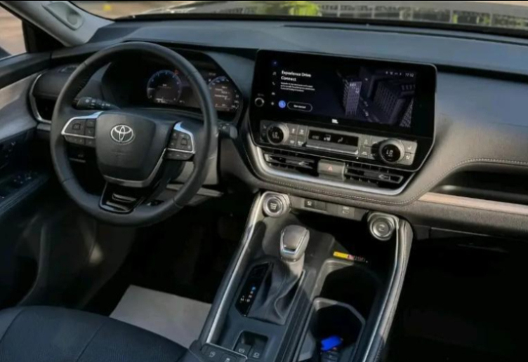 新一代汉兰达海外曝光,搭载丰田最新的hybrid max混动系统