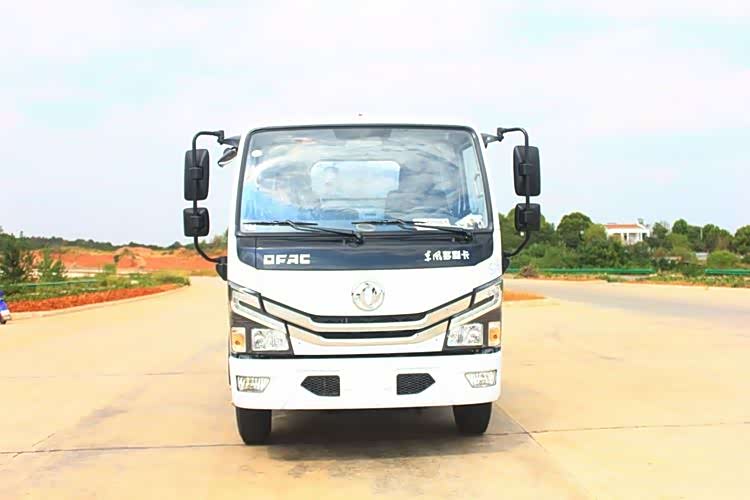 东风多利卡5方吸粪车 化粪池抽粪车