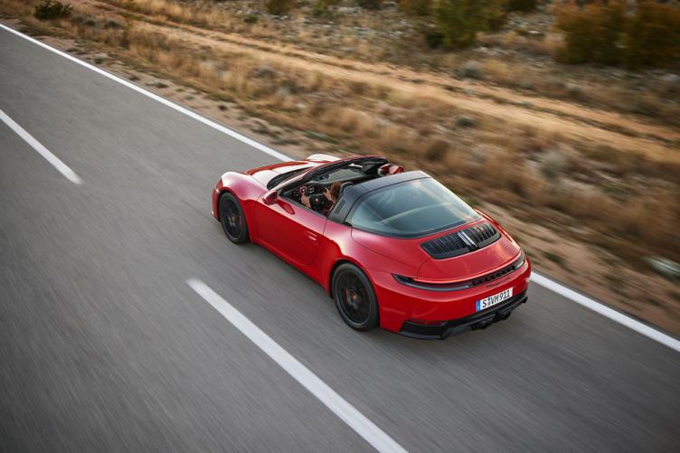 保时捷推出全新911 carrera gts混合动力车型