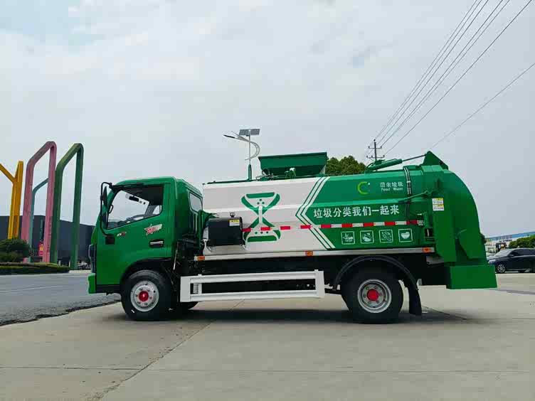 东风小多利卡6方餐厨垃圾车,厨余垃圾清运车