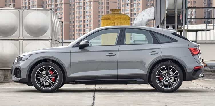 奥迪sq5家族全新亮相,中型suv的性能之选