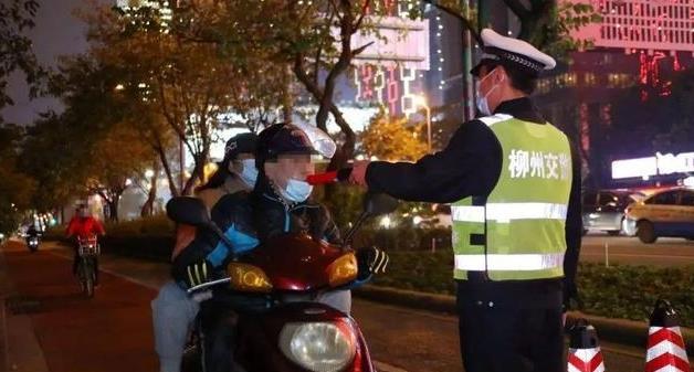 电瓶车又一新规实行,抓到罚500,交警:别铤而走险