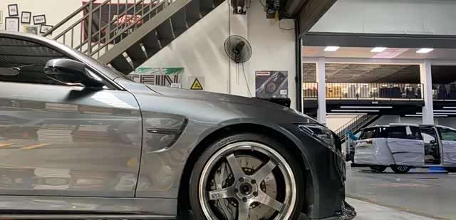 宝马m4安装轮毂的过程_车家号_发现车生活_汽车之家