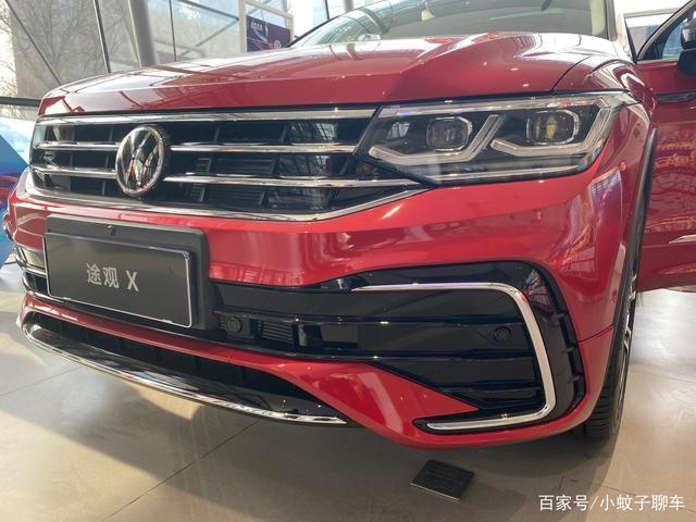 朋友提的这辆途观x 2021款 330tsi 两驱尊崇旗舰版,属于2