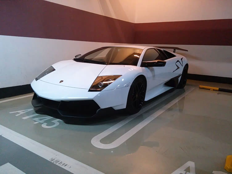 玩车大佬mike的兰博基尼sv,此车曾属于王思聪,全球仅350辆