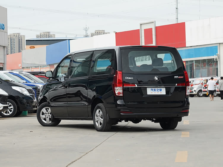 风行菱智plus静态解析:大气设计引领潮流