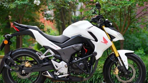 入门级机车本田cb190,国四排放 abs制动,百公里油耗仅2l!