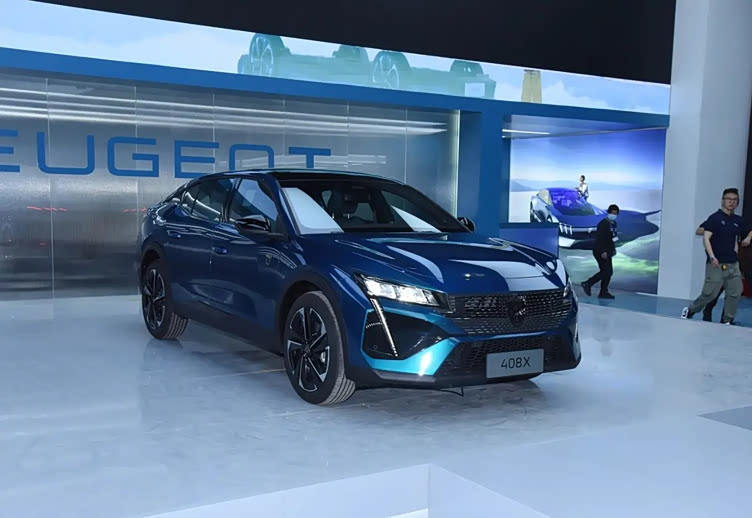 已经躺平了,全新标致408x门槛不降反增,1.6t配8at