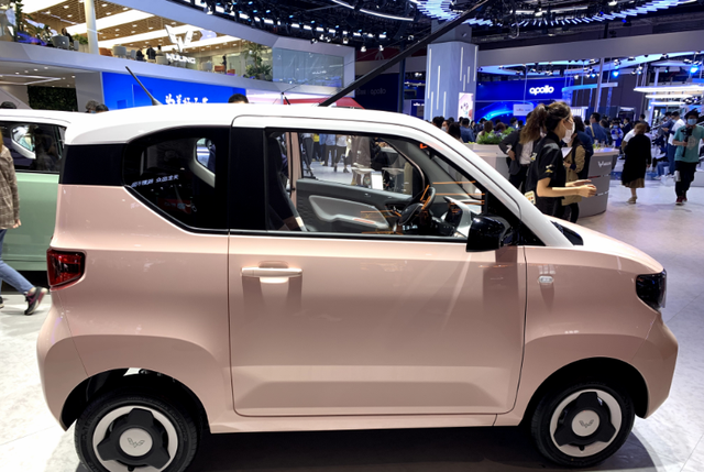 五菱宏光miniev,新"马卡龙"外观,起售价3万元的代步车