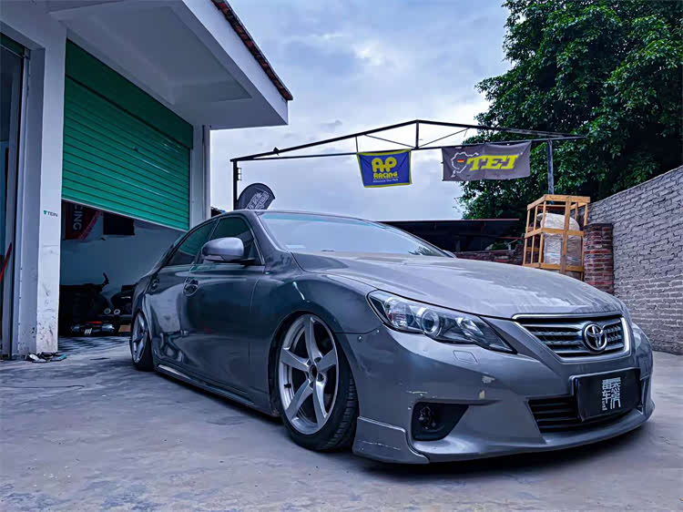 个性风采 丰田锐志改装airbft气动避震