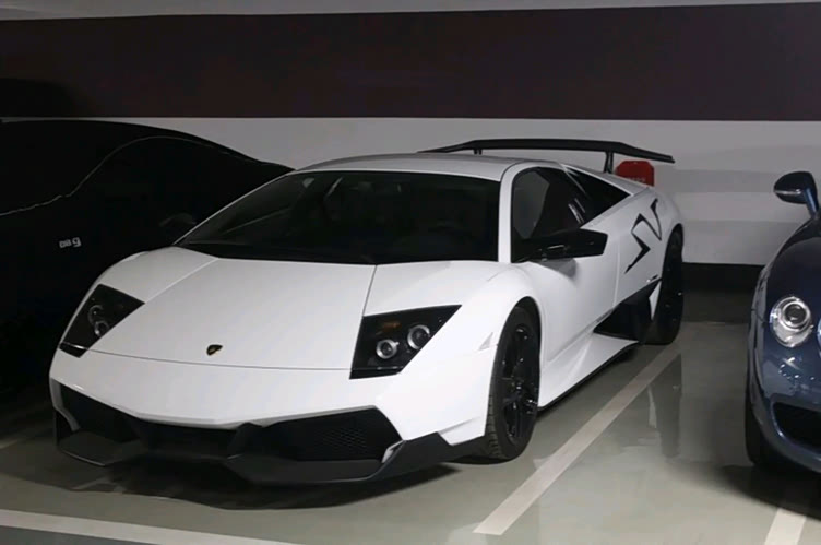 玩车大佬mike的兰博基尼sv,此车曾属于王思聪,全球仅350辆