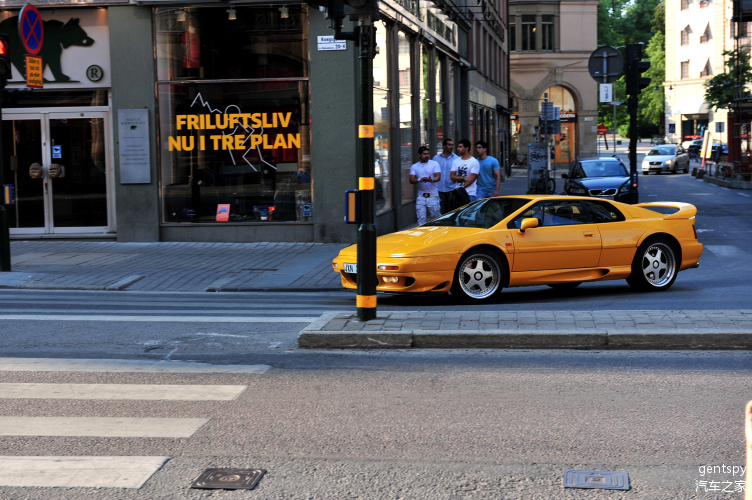 2010年在瑞典斯德哥尔摩街头惊鸿一睹的路特斯Esprit V8