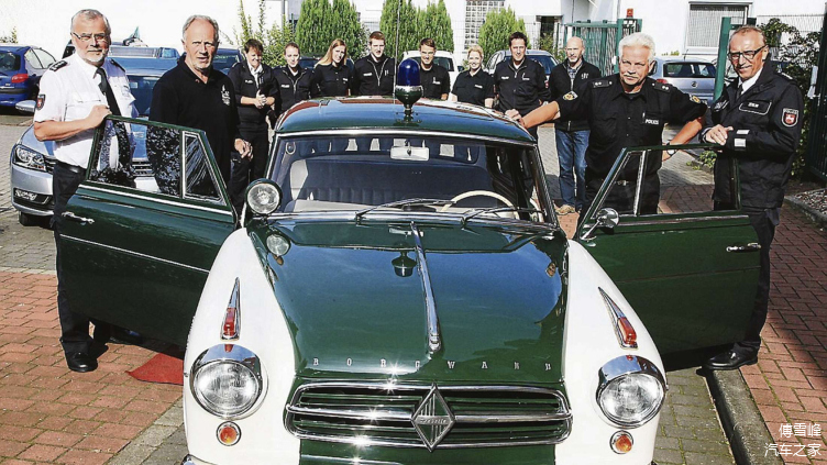 ▲这辆1961年的宝沃Isabella警车仍然在不莱梅警察局服役