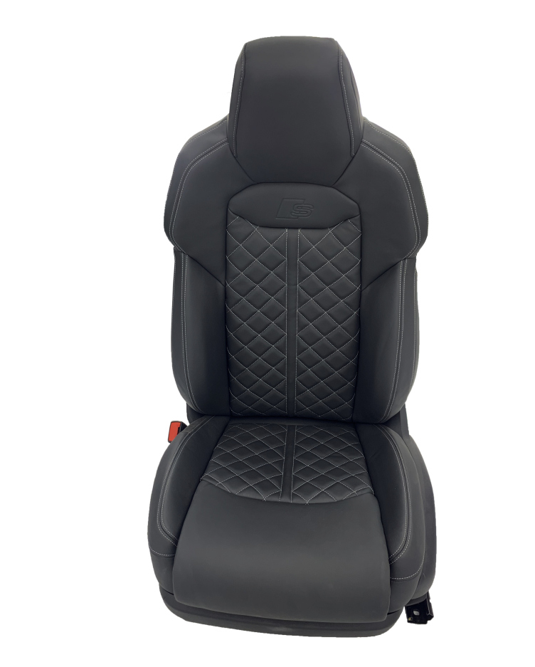 全新碳黑真皮原厂座椅。